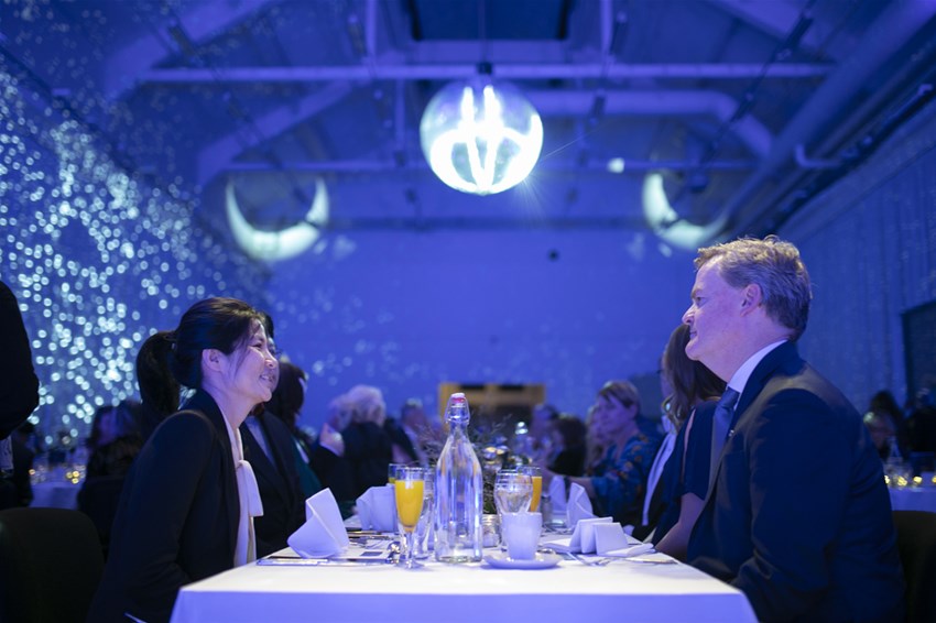 Akademisk högtid 2024 bankett Henrik och Yongcui