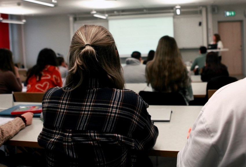Studenter i lärosal