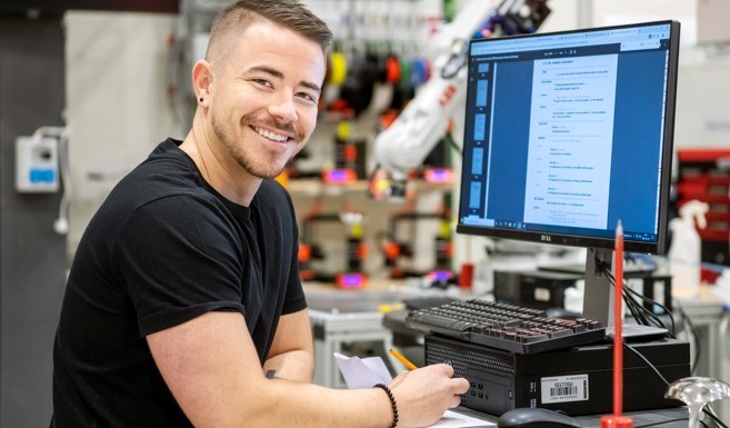 Student Robotmaster på PTC beskuren