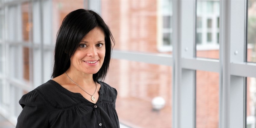 Porträttfoto på Helena Vallo Hult