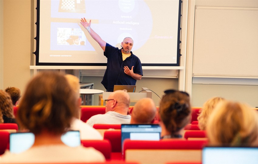 Föreläsare Tomas Hillman