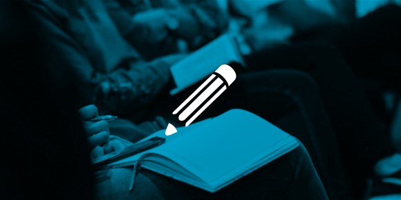 Blått foto med vit ikon som föreställer en penna