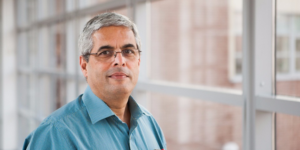 Bild på professor Shrikant Joshi