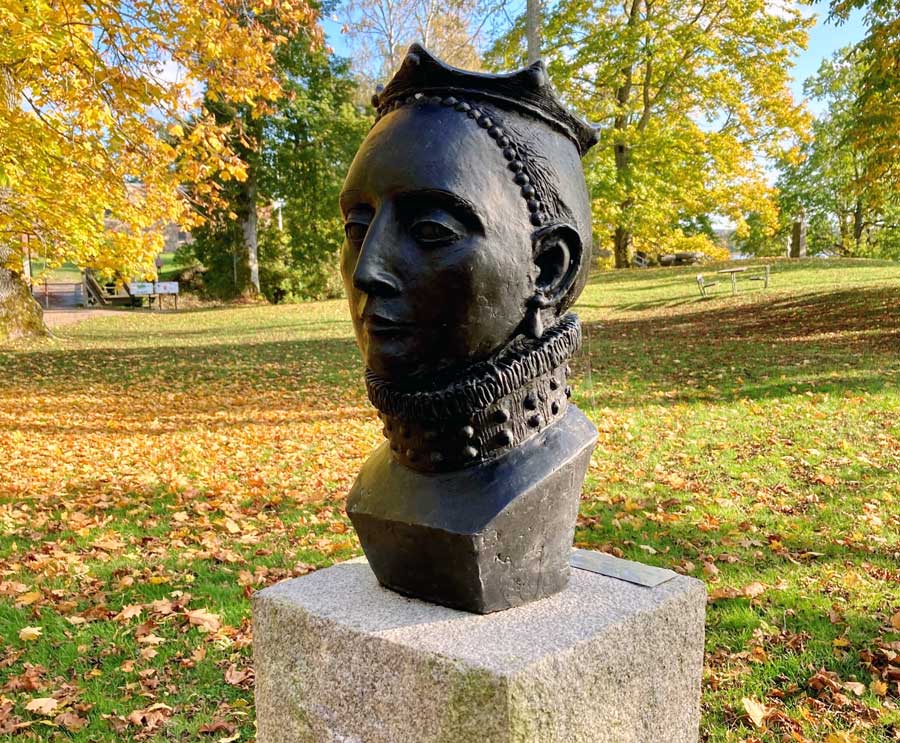 Staty vid en park i Gräfsnäs